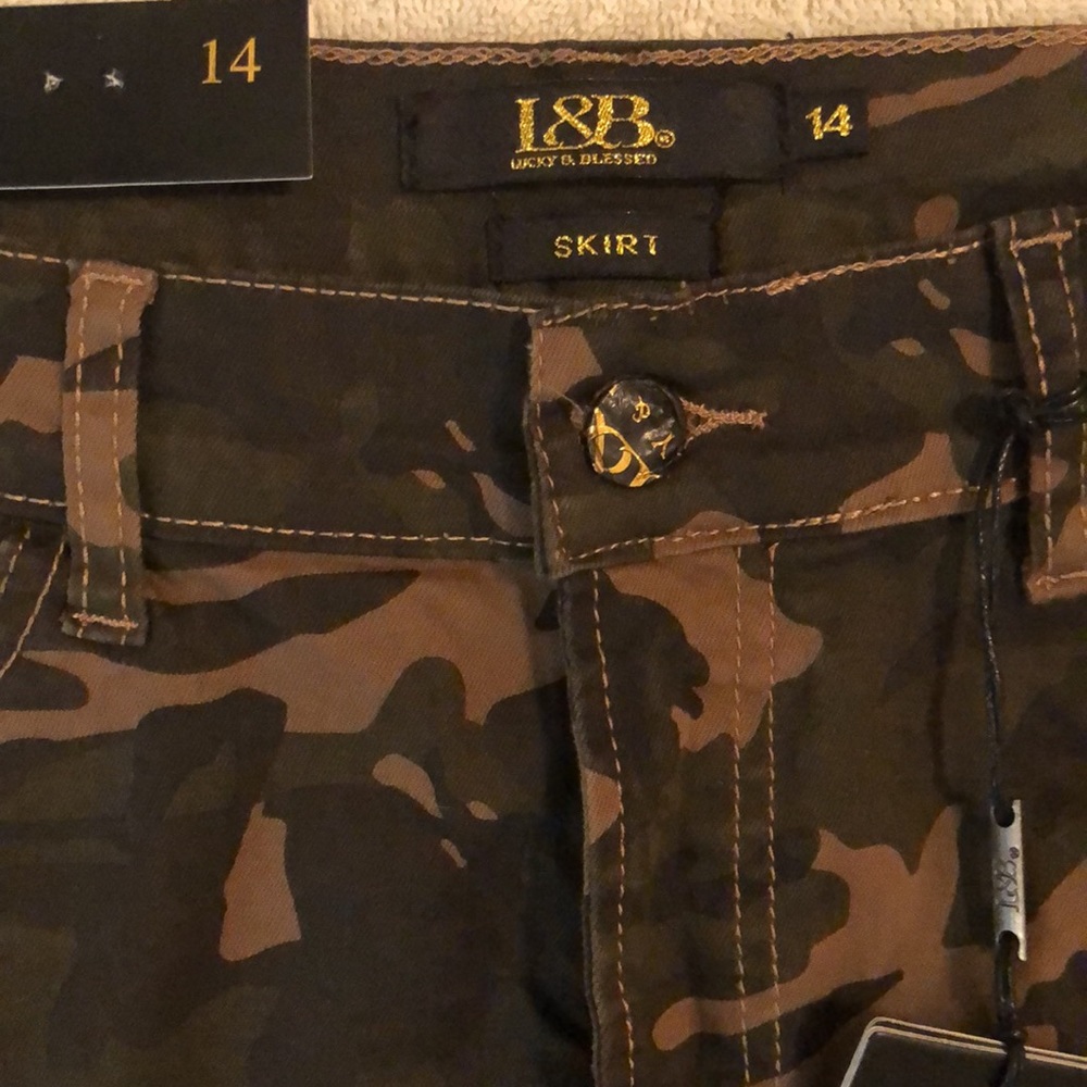 L&B Camo Print Mini Skirt Size 14 NWT